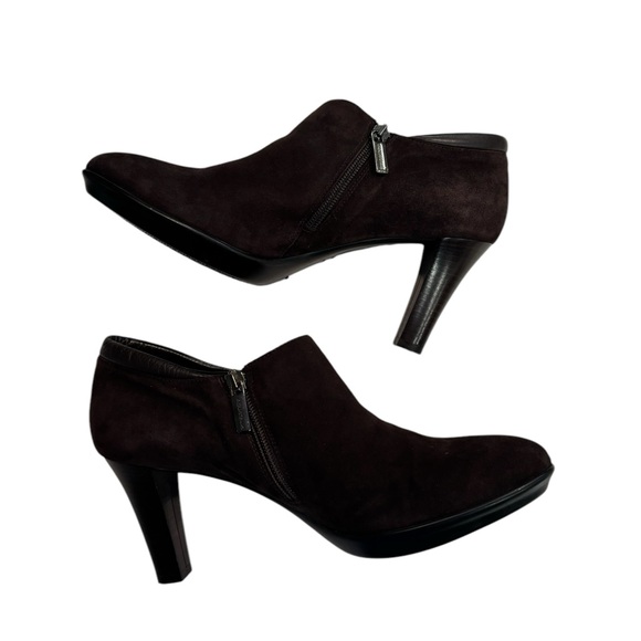 Aquatalia Like NEW Brown Suede 3” Heels, 9.5 - Picture 4 of 10